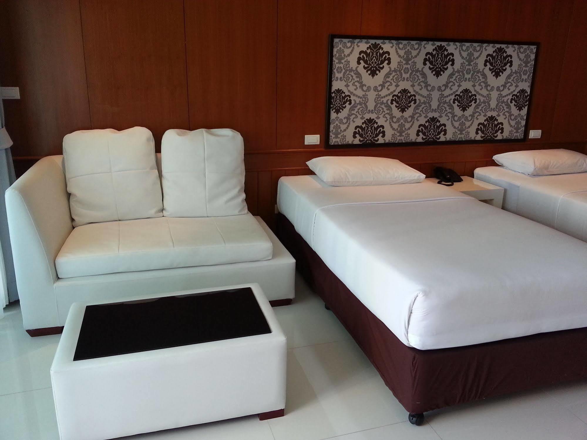 Marsi Pattaya Hotel Exterior foto