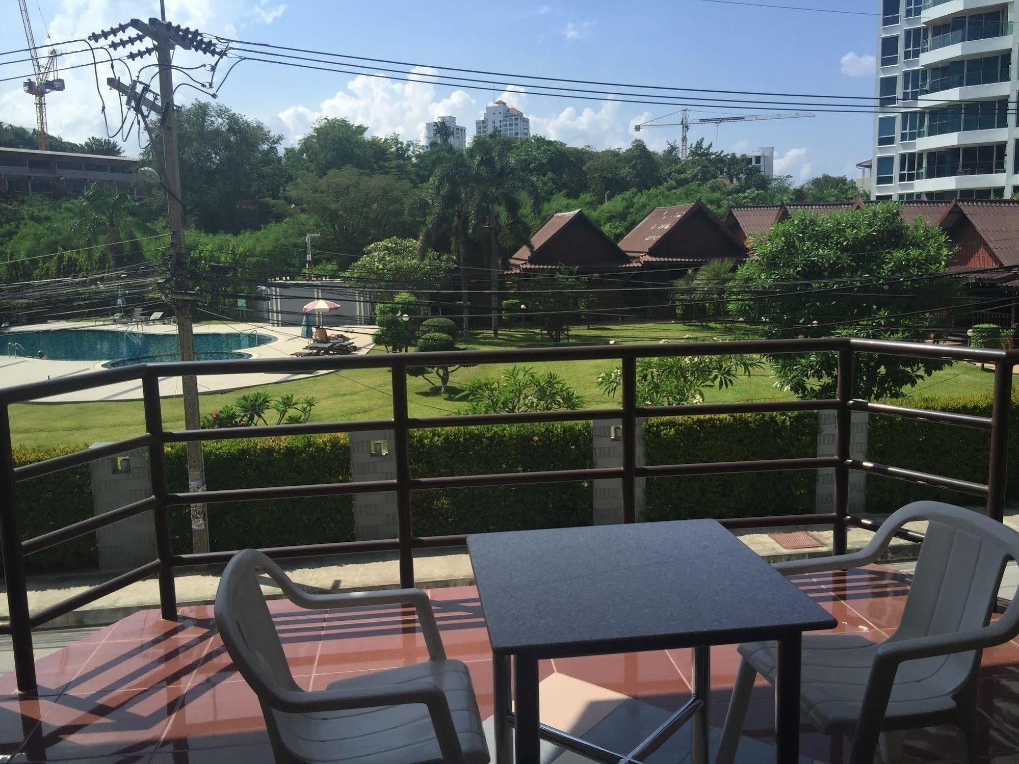 Marsi Pattaya Hotel Exterior foto